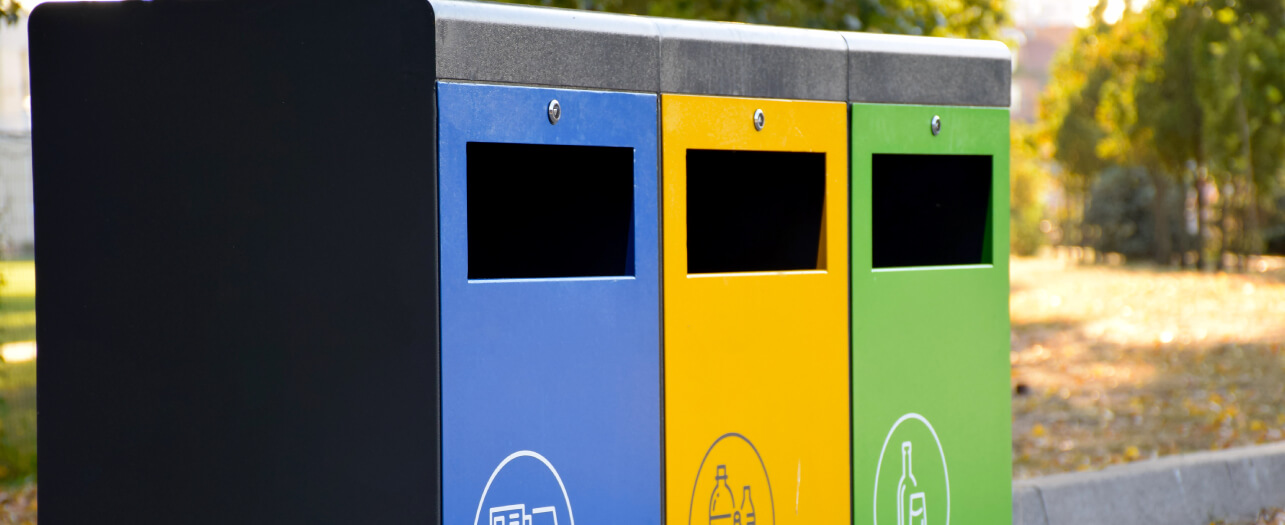 Smart bin for waste recycling